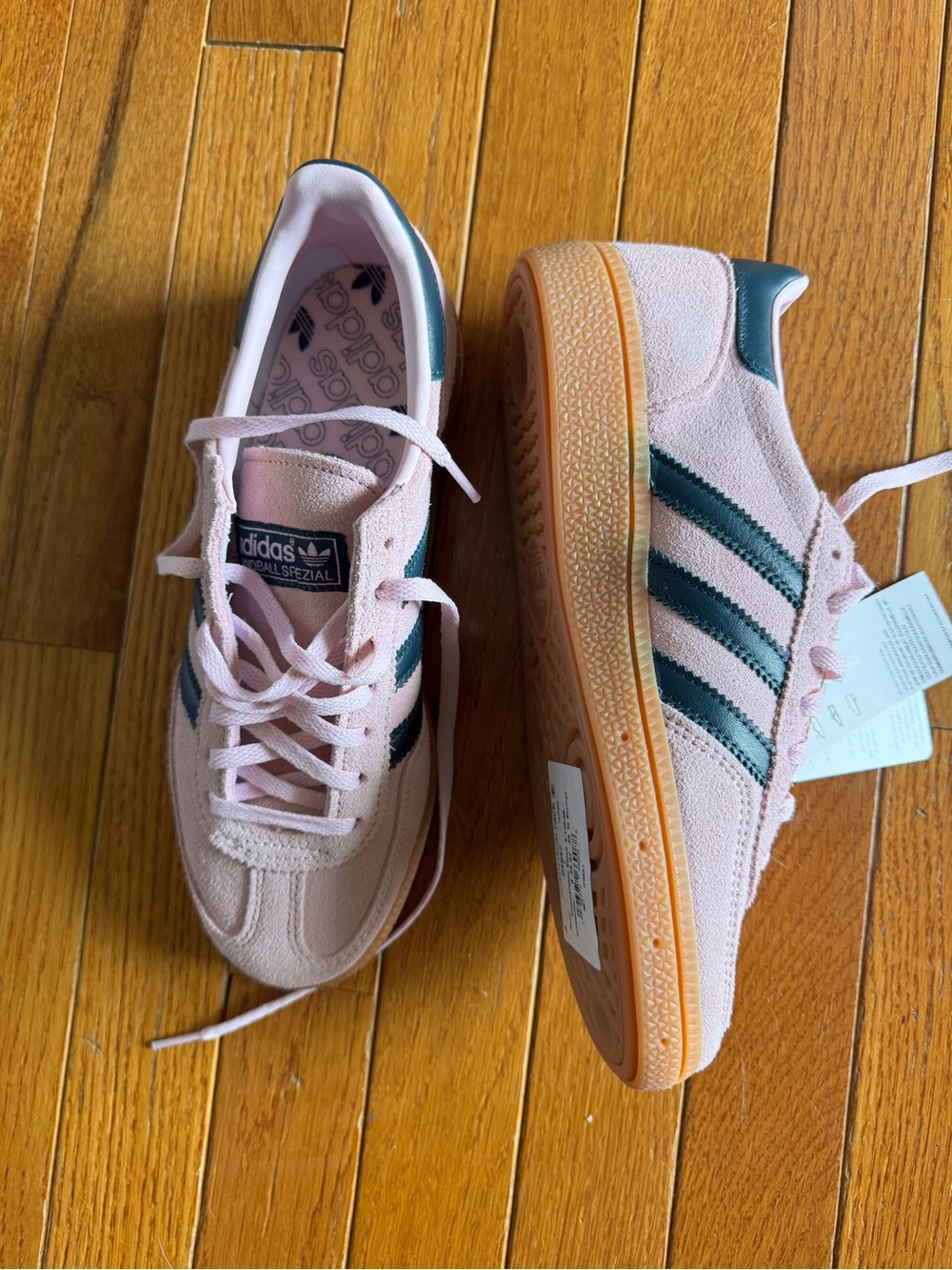 NWT Adidas spezial Pink Suede Sneakers with dark blue stripes and Gum Platform